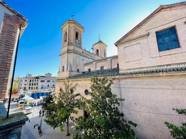 Gran casa para reformar o tirar en pleno centro del pueblo — 5
