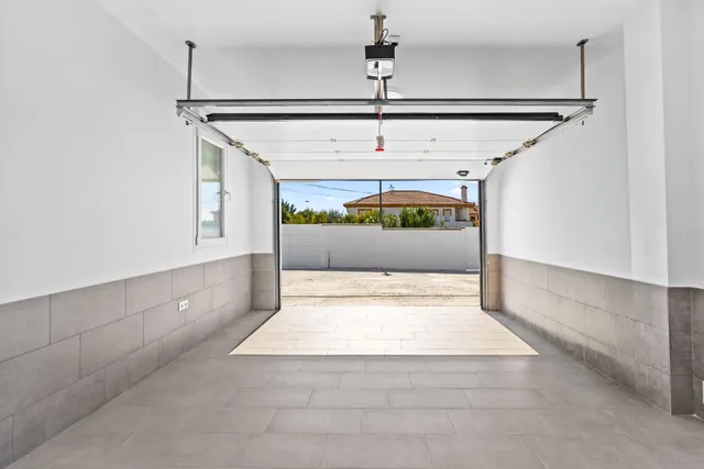 EXCLUSIVO CHALET INDEPENDIENTE DE UNA SOLA PLANTA EN EL VENTORRILLO – CÚLLAR VEGA — 39