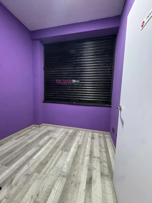 Local comercial en alquiler con tres salas y baño  adaptado — 8