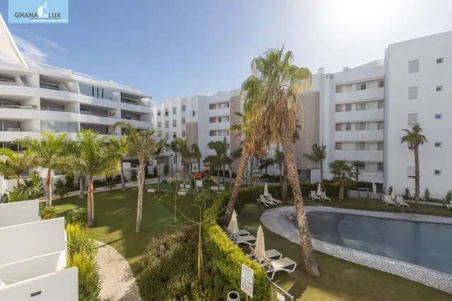 Piso con gran terraza y vistas al Campo de Golf — 40