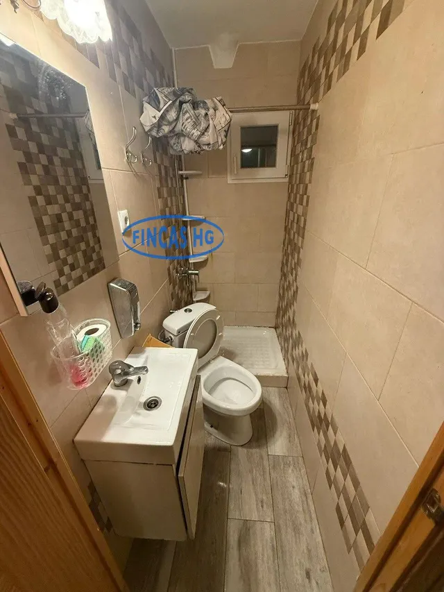 Amplio y luminoso piso reformado ubicado en el barrio de Carolinas junto a la Plaza Castellón — 44