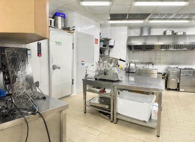 Oportunidad Única: Local comercial. Rostisseria equipada en Venta en Flaçà, Girona. A un paso de la Estación de Tren. — 22