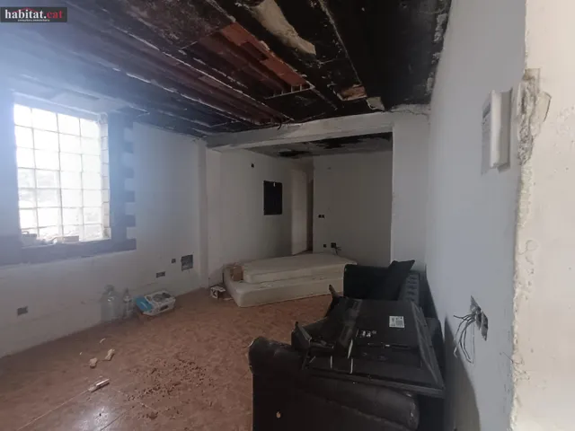 VIVIENDA RÚSTICA A REHABILITAR CON TERRENO — 8