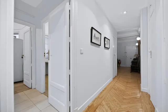 Amplio Piso en Venta en Ciudad Universitaria, Madrid - ¡Oportunidad Única! — 22