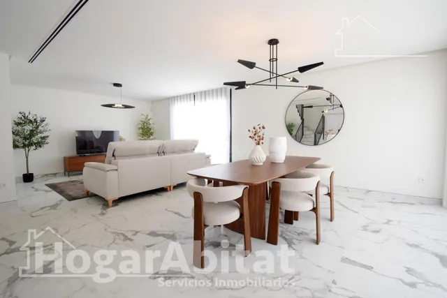 CHALET NUEVO CON PISCINA, GARAJE Y TERRAZA — 4