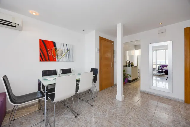 Apartamento de dos dormitorios, en primera línea, con fantásticas vistas al mar — 14