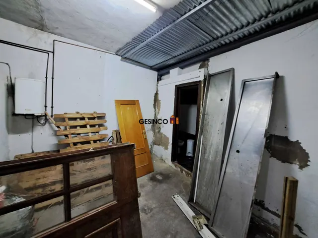 LOCAL COMERCIAL EN ALQUILER BIEN SITUADO EN LA ALAMEDA — 8