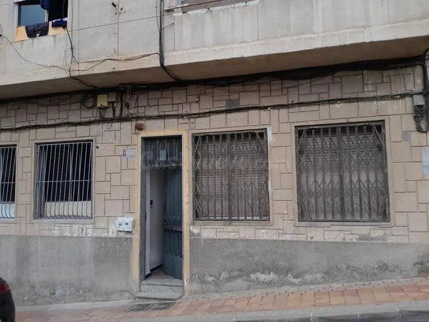 SE VENDE piso OKUPADO en Calle Pizarro Nº 15 Molina de Segura (Murcia)