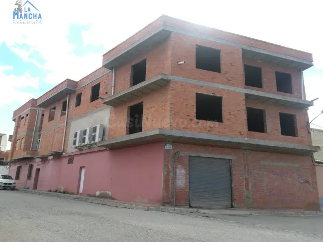INMOBILIARIA LA MANCHA VENDE EDIFICIO EN FUENTEALAMO — 5