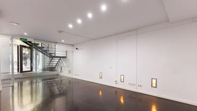 Local comercial 74m² en alquiler - Eixample — 11