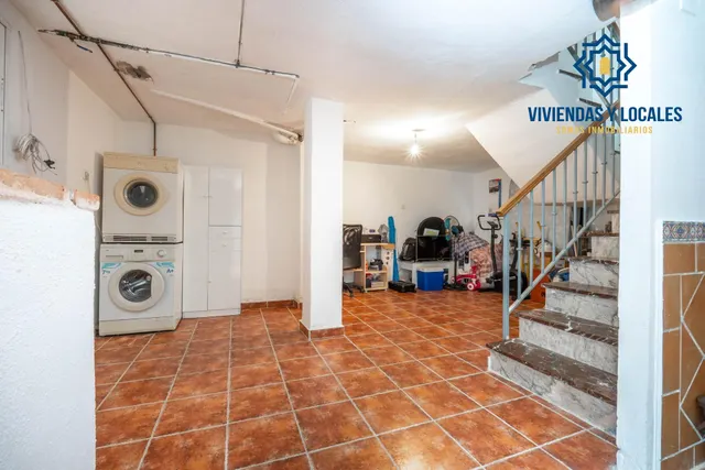 Encantadora Casa Reformada en Ogijares con Vistas y Espacios para Disfrutar — 42