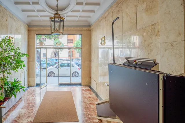 Piso exterior en venta en Goya — 49