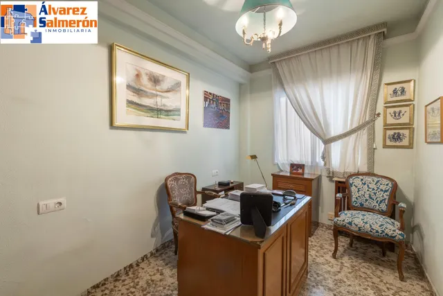 Amplia vivienda en pleno centro de Granada — 33