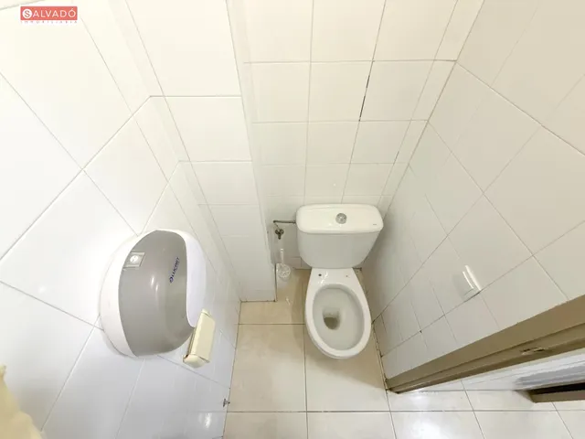 ¡local comercial en venta a 100 m del mar con amplia terraza y salida de humos! — 28