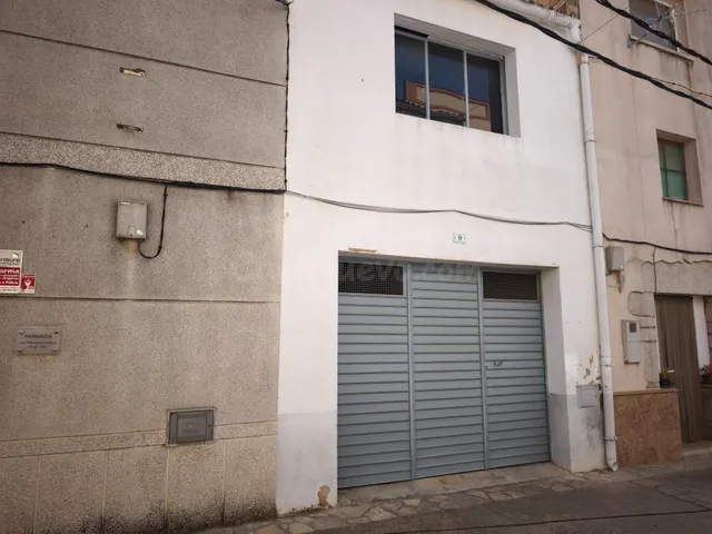Almacén y 1ª planta en venta