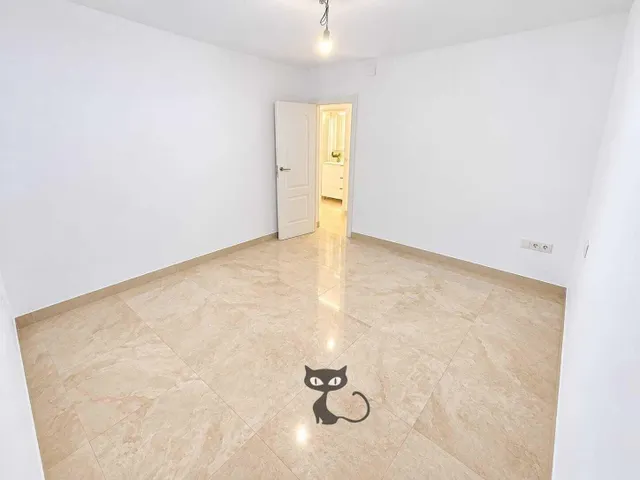 Oportunidad en Alfafar ¡Piso Reformado con Terraza! — 25