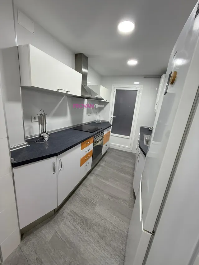 PISO REFORMADO EN ALQUILER CON 3 DORMITORIOS Y ASCENSOR !!! — 28