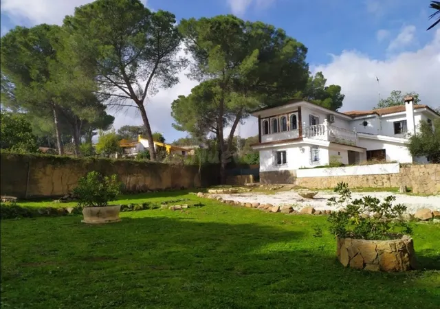 MAGNÍFICO CHALET CON LICENCIA TURÍSTICA EN LAS JARAS, CÓRDOB