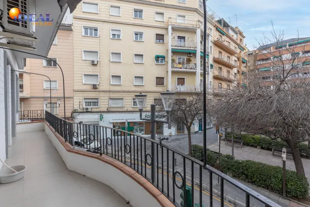 EXCLUSIVO PISO DE LUJO EN PLENO CENTRO DE GRANADA — 14