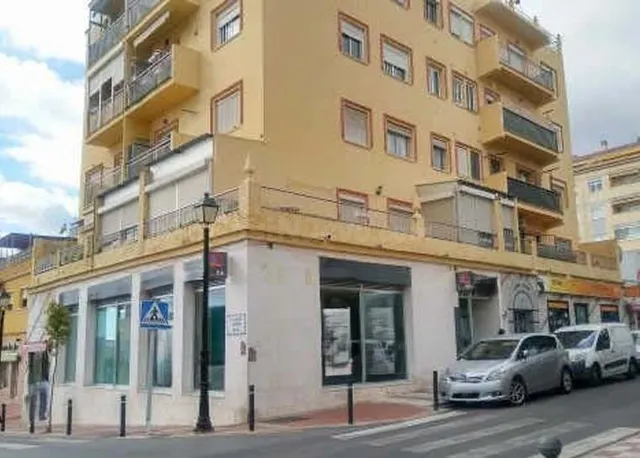 Venta de Local Comercial en Benalmádena, Málaga - foto 2