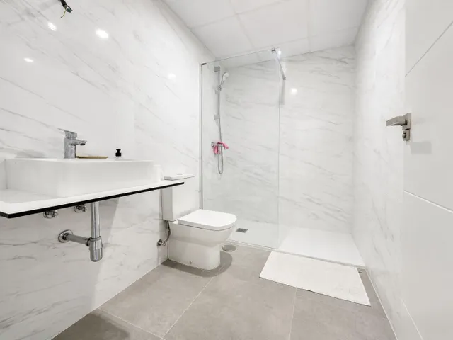 APARTAMENTO CON AMPLIA TERRAZA EN LA MODERNA URBANIZACIÓN SE - foto 3
