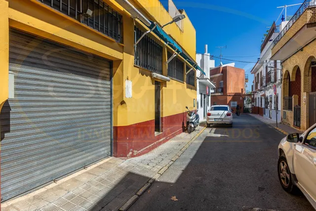 Edificio de uso industrial en venta en Camas (Sevilla) — 4