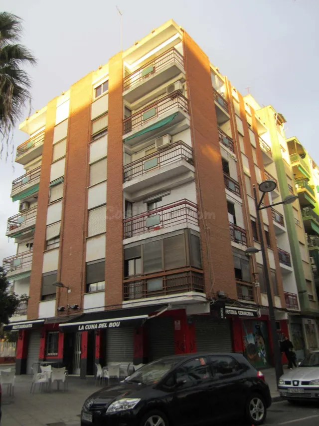 Se vende Piso OKUPADOA en CALLE REUS 00027 Valencia, (Valenc