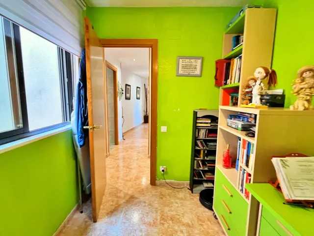 Piso de 4 habitaciones con terraza y ascensor en Ferreries - VPO — 32