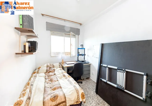 En Venta Piso de 4 dormitorios con ascensor, ideal para reformar a tu gusto. — 14