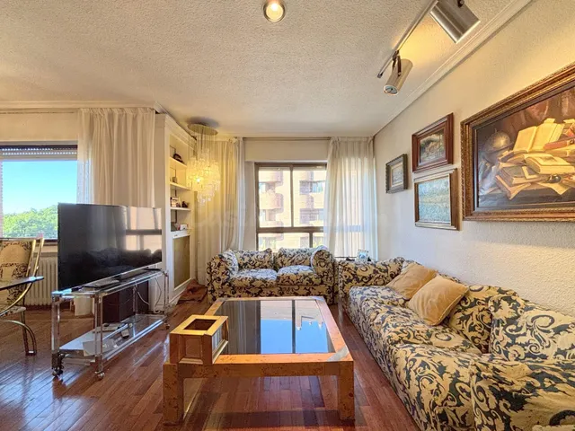 Amplio piso en venta en el corazón de Ávila, zona Centro - foto 4