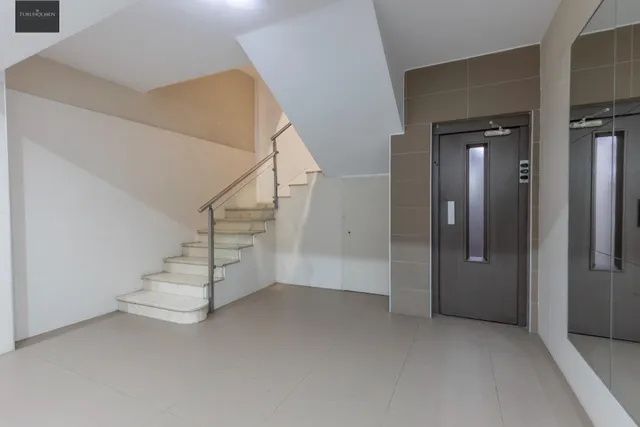 PISO DE 4 DORMITORIOS EN CAMINO DE RONDA — 32