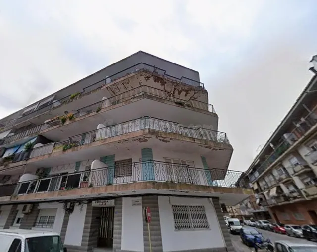 Se vende piso okupado en C/ JOSEP CARNER,11 Blanes (Girona)
