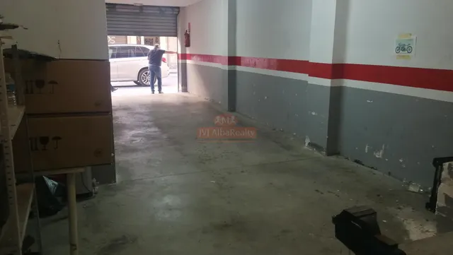 OPORTUNIDAD! SE VENDE LOCAL-GARAJE CON VADO EN LA CALLE OCTAVIO CUARTERO — 7