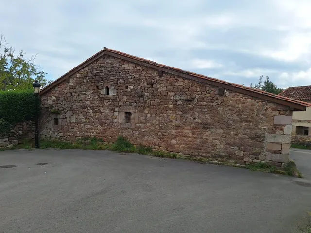 Casa independiente y con jardín en Cabezón de la Sal - foto 4