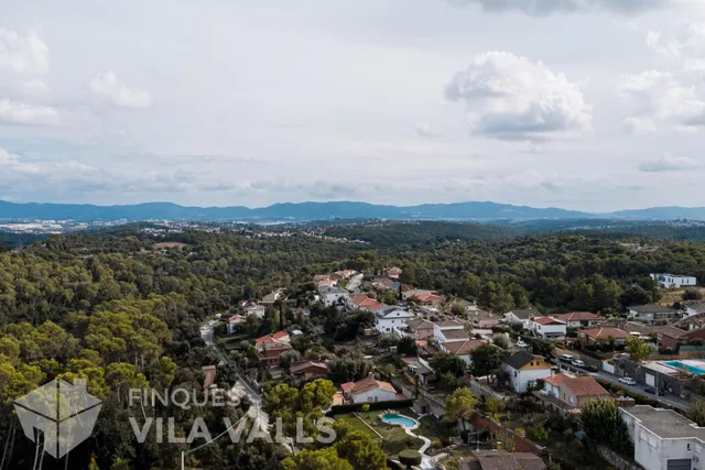 Piso con jardín, terraza y vistas a la montaña — 43