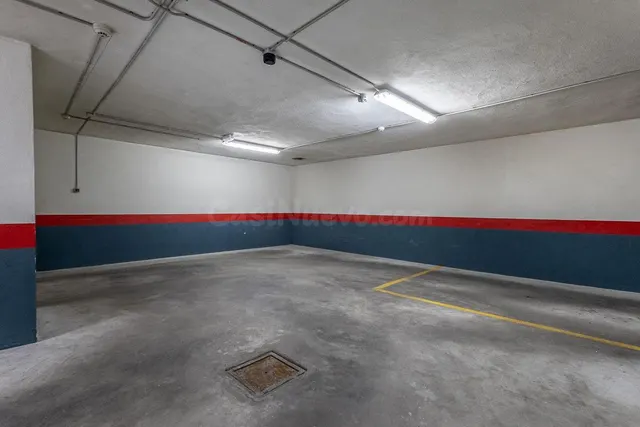 Ático dúplex junto Alhamar con 2 garajes y 2 trasteros — 28