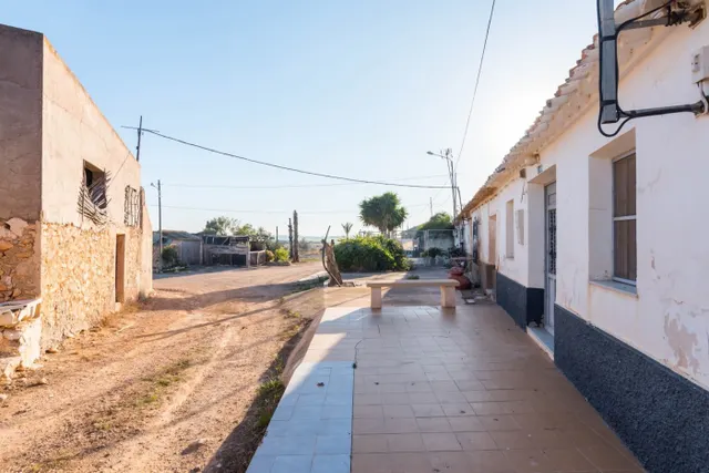 Finca de 26740 m2 de regadío en Alhama de Murcia con casa de