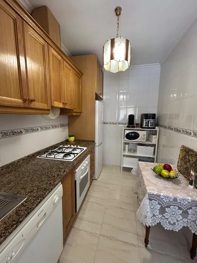 Apartamento cerca del mar, Alicante, Torrevieja. 2 habitaciones, 73 m2, 200 metros del mar — 11