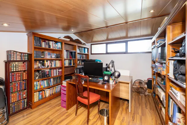 CHALET DE ENSUEÑO EN URB. VIÑA DEL REY, OTURA — 10