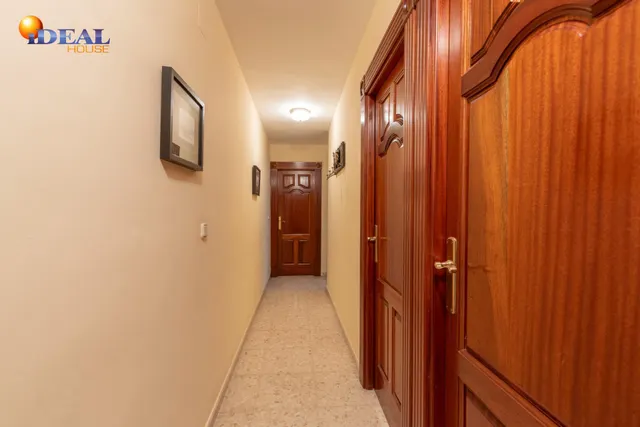 Complejo industrial con vivienda en Alhendín con 2500 metros cuadrados — 32