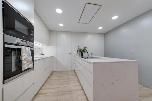 EXCLUSIVA VIVIENDA DE 250M2 EN DOS PLANTAS, CENTRICA Y A 200M DE LA PLAYA DEL CURA — 17