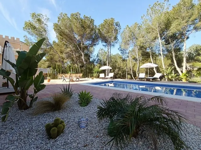 Villa 5 habitaciones 256m² en venta - Zona Pueblo — 8