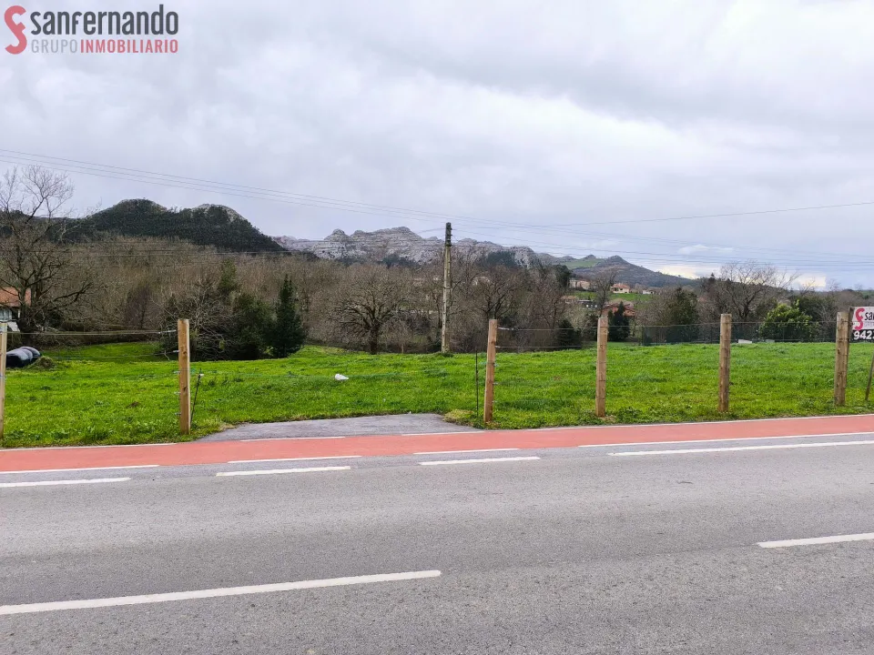 Terreno urbano La Cavada