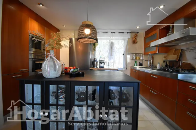 ¡chalet totalmente reformado con licencia turística! amplio con 4 viviendas independientes y piscina privada — 16
