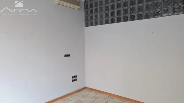 Local comercial en excelente estado en la zona del Antiguo Hospital de Gandia — 7