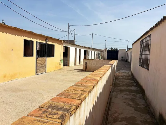 Parcela con almacén y vivienda - foto 5