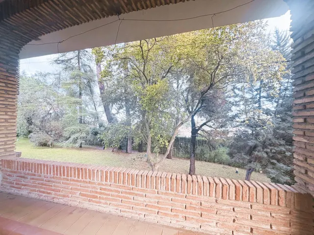 Vive rodeado de espacio: chalet con gran parcela y múltiples - foto 5