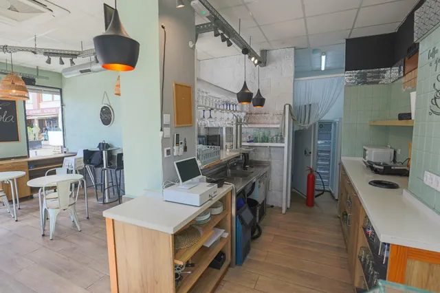 Alquiler Local Comercial en Primera Línea del Puerto de Santa Pola — 6