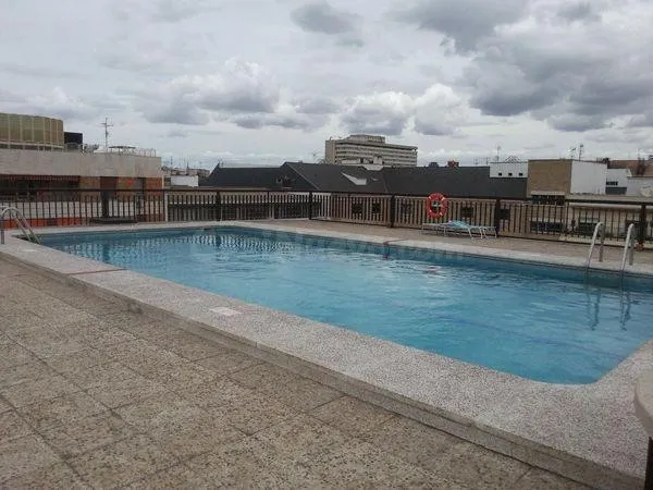 Exterior, Amplio y Cómodo Estudio con Terraza, Luminoso, piscina