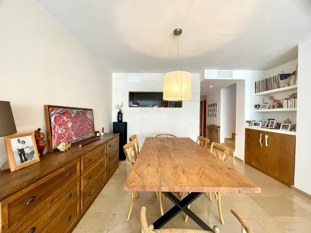 Ático Dúplex Exclusivo con 3 Terrazas, 2 Piscinas y Amplios Espacios — 13